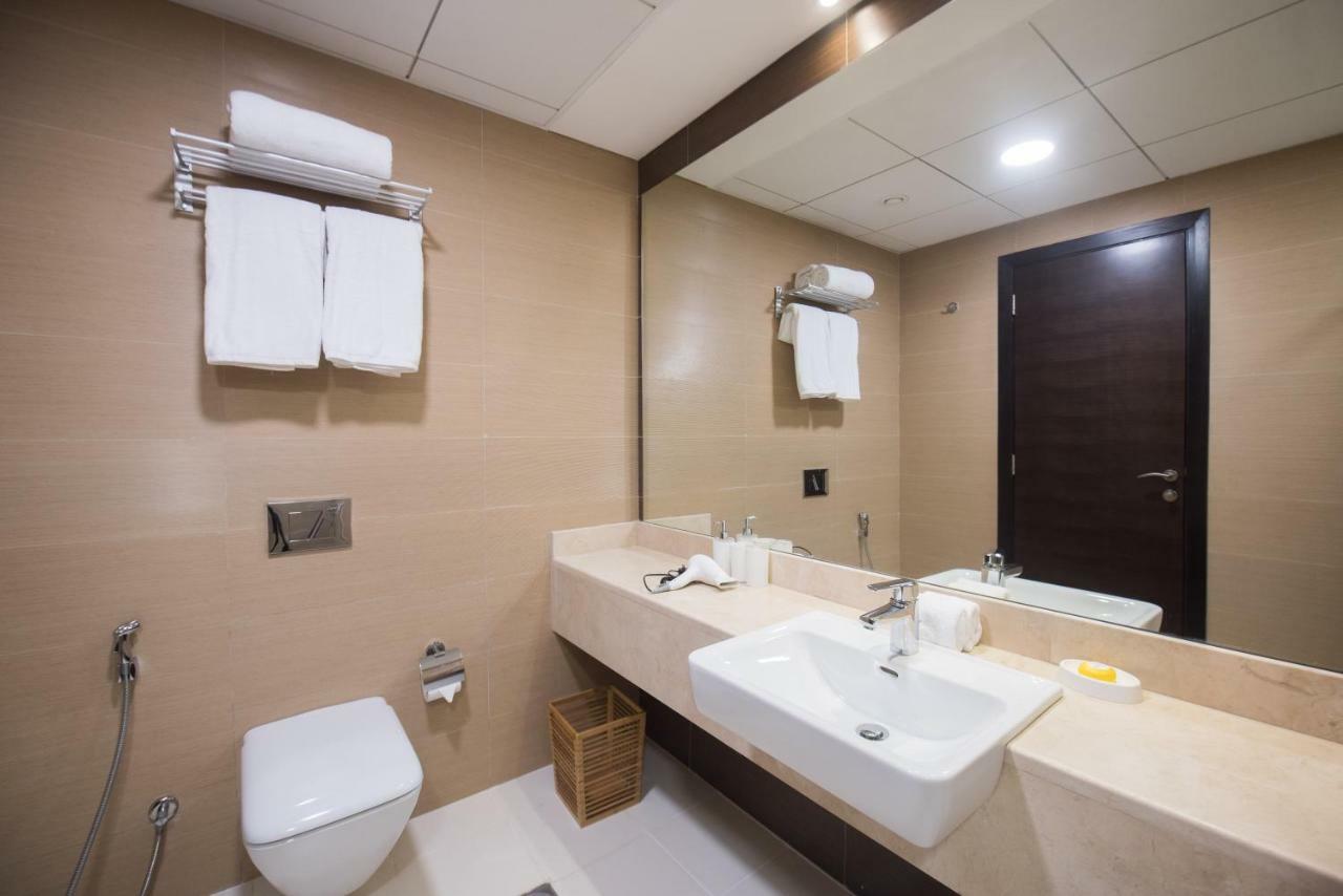 Fantastay Sparkle Tower One Bedroom Suite Marina View Dubai Exterior photo